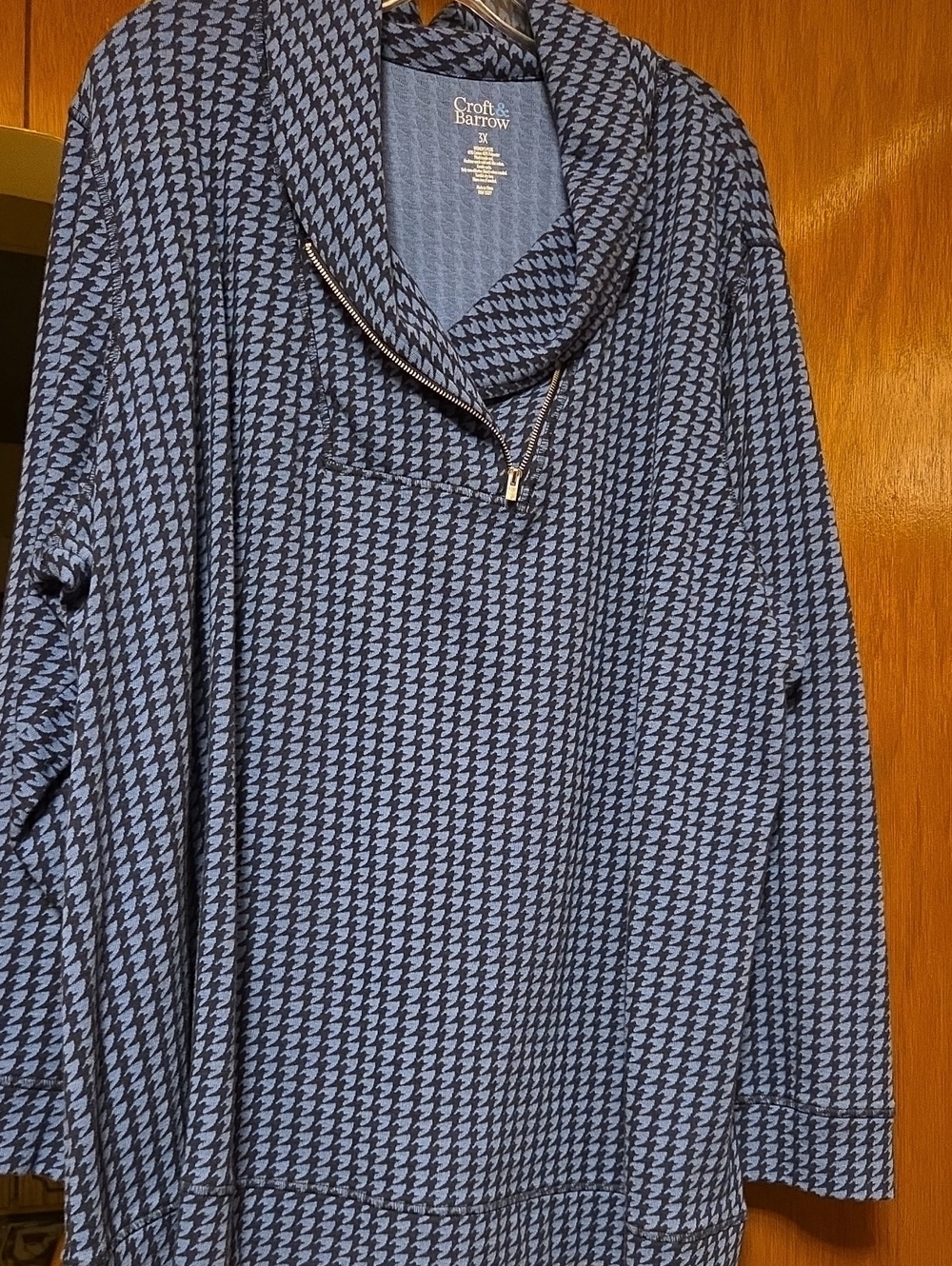 WORN ONCE croft & barrow Women's Navy and Light Blue Houndstooth Zip-Up Sweater